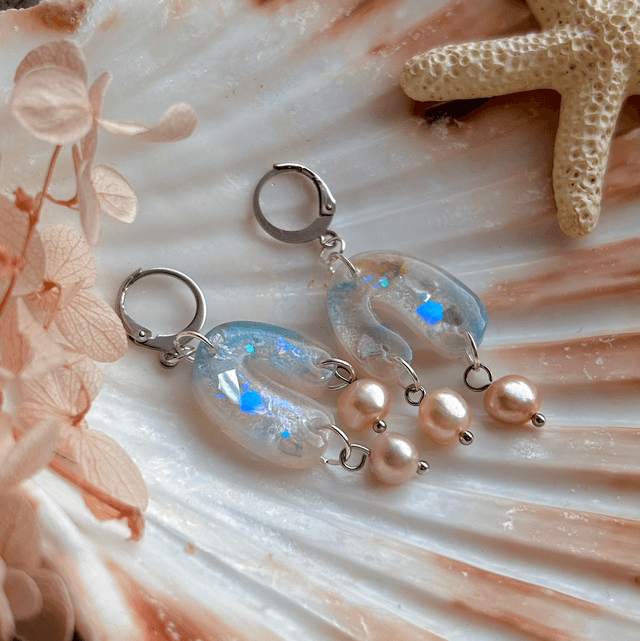 Arch Huggie Hoop Earrings with Freshwater Pearls Stainless Steel