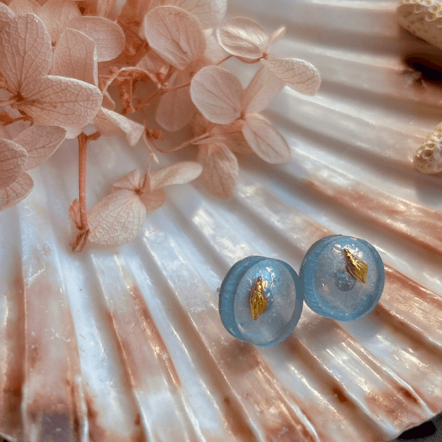 Gold Shell Circular Stud Earrings Holographic Stainless Steel