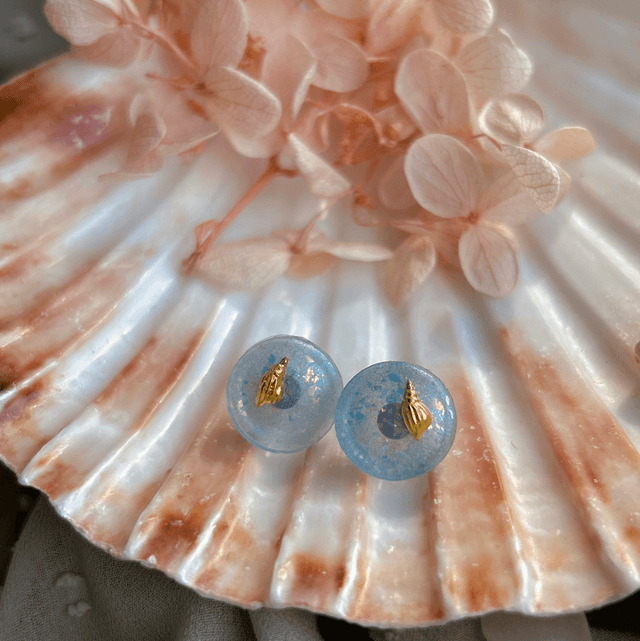 Gold Shell Circular Stud Earrings Holographic Stainless Steel