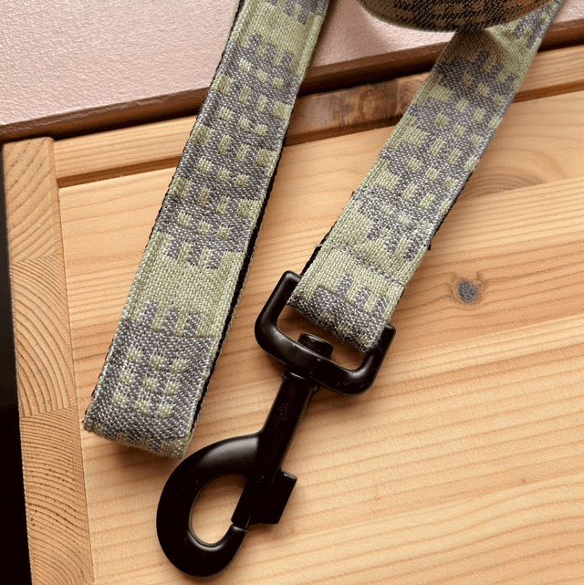 Moose & Co Welsh Tapestry Blanket Design Dog Lead - Pale Green and Grey