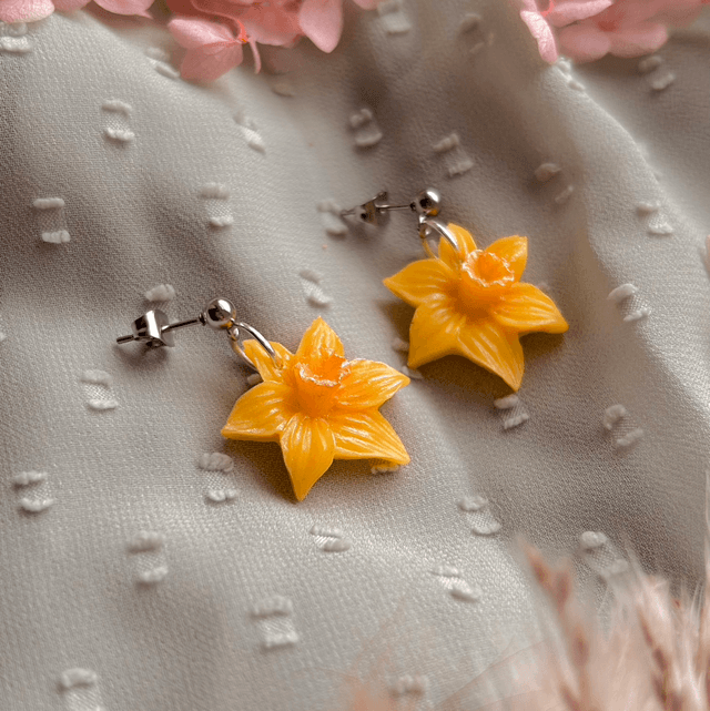 Daffodil Stud Earrings Silver 