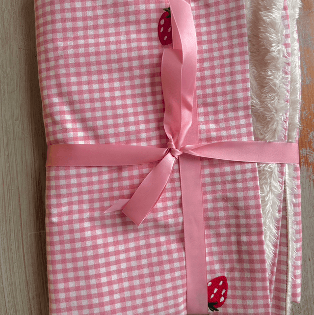 Cocopup London Blanket - Strawberry Picnic Pup