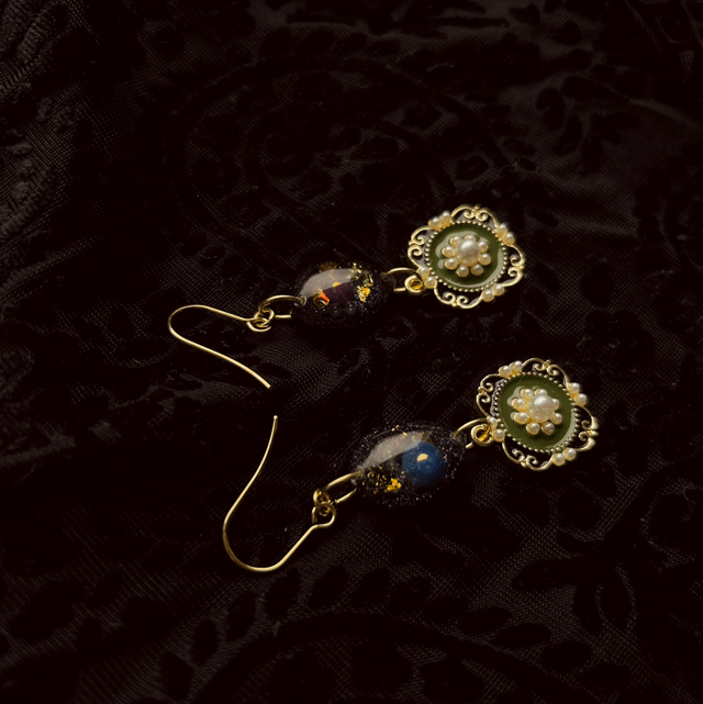 Teardrop and pearl Earrings