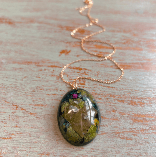 Dark Garden Pendant with Real Ivy Leaf