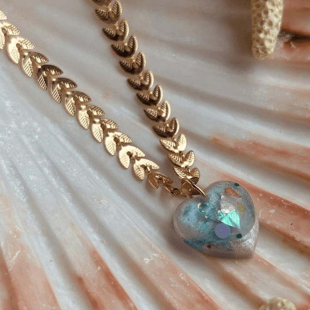 Heart Necklace with Leaf Chain Gold Plated