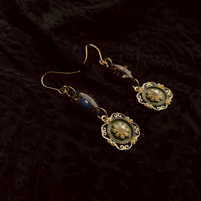 Teardrop and pearl Earrings
