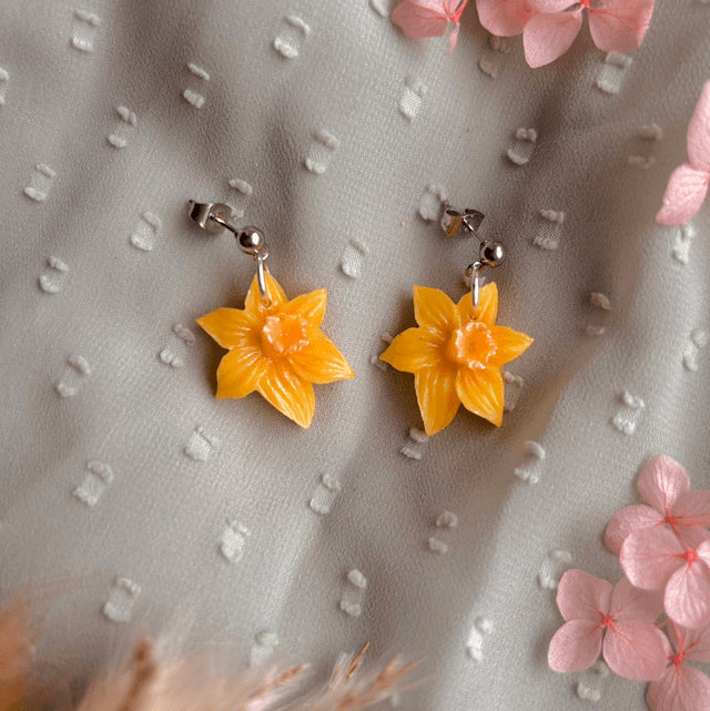 Daffodil Stud Earrings Silver 