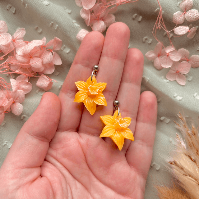 Daffodil Stud Earrings Silver 
