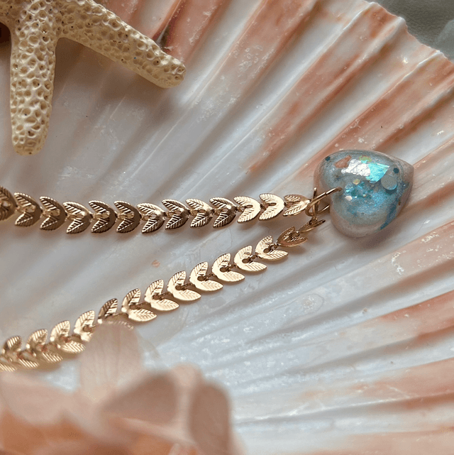 Heart Necklace with Leaf Chain Gold Plated