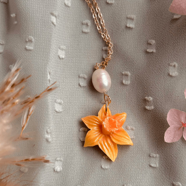 Daffodil Pendant Necklace with Freshwater Pearl