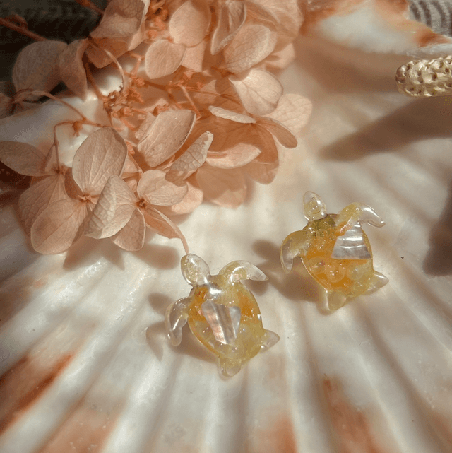 Turtle Stud Earrings Green and Peach Style 1