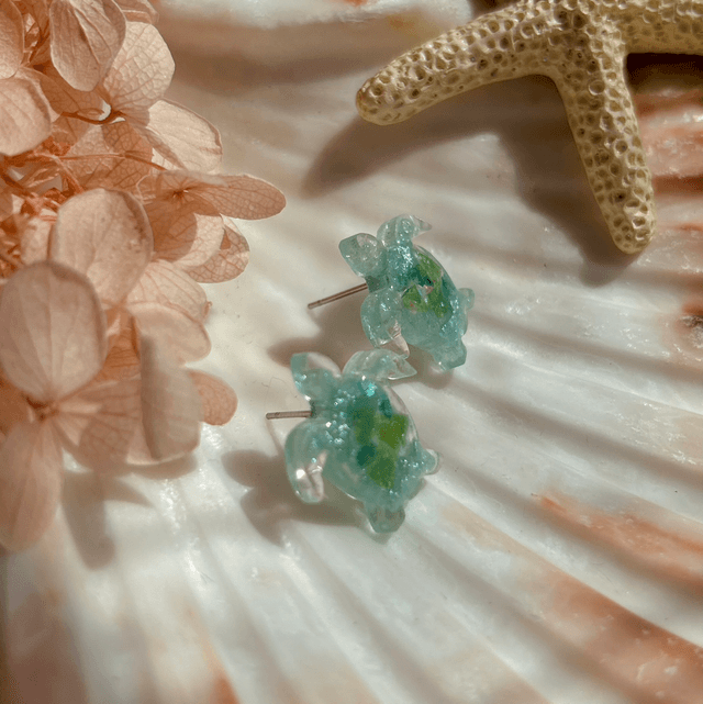 Turtle Stud Earrings with Sea Glass Style 1