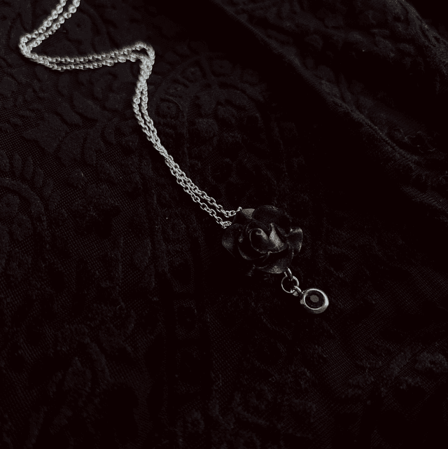 Dainty Rose Necklace