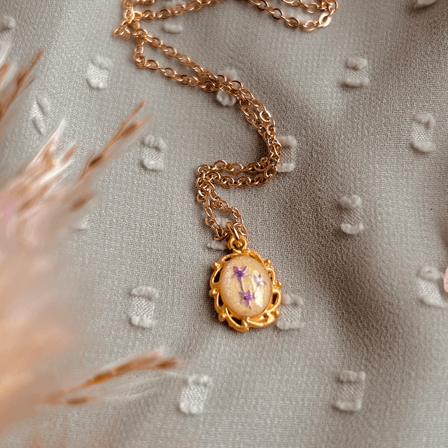 Flower Pendant Necklace Yellow and Gold